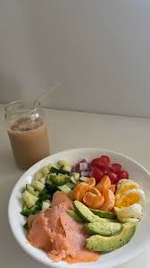 This link is to an external site that may or may not meet accessibility guidelines. Iced Coffee 450 Calories Smoked Salmon Salad 400 Calories 1200isplenty
