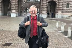 Centerpartiet är ett grönt, frihetligt parti med fötterna på jorden vi tänker göra allt vi kan för att fler ska få ett jobb att gå till en av våra allra största utmaningar är att stoppa klimatförändringarna. Staffan Danielsson Darfor Lamnar Jag Centerpartiet