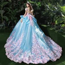 Inzwischen ist das brautkleid in verschiedenen designs und silhouetten erhältlich. Brautkleid Blau Veaul