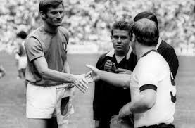 Euro 2016 euro 2016 non, l'italie n'est pas la bête noire de l'allemagne jamais vainqueur de la squadra azzurra sur une coupe du monde ou un euro, la mannschaft n'est néanmoins pas la victime expiatoire de l'italie présentée ces derniers jours dans les médias. Allemagne Italie 1970 Vraiment Le Match Du Siecle Euro 2016 Quarts Allemagne Italie 2 Juillet 2016 Sofoot Com