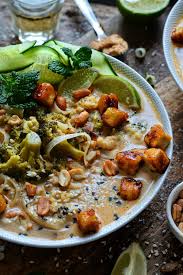 Soupe Vegetalienne Au Beurre De Cacahuete Et Nouilles De Riz En 20 Min En 2020 Nouilles De Riz Cuisine Asiatique Alimentation