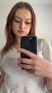 Hej mitt namn är Linnéa, är 18 år och blir 19 nu i april. Jag pluggar sista  året på Realgymnasiet i Nyköping och har då en kurs som heter  entreprenörskap, i den