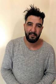 لم يمضِ أسبوع على تواجده في لبنان وارتكب عدة سرقات من داخل صيدليات في  محافظتي جبل لبنان وبيروت، هل وقعتم ضحيته؟ صــدر عـــن المديرية العامة  لقــوى الأمــن الداخلي _ شعبة العلاقـات العامة