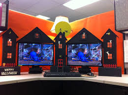 30 decor ideas to make your cubicle feel more like home. Fun And Spooky Halloween Office Decor Ideas