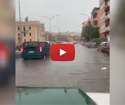Graphics by ed hawkins, using data from dwd. Meteo Cronaca Roma Violento Temporale Sulla Capitale Citta Allagata E Ancora Allerta Il Video Del Nubifragio Ilmeteo It