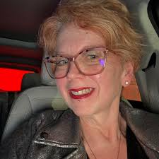 I'm looking for some decent good fun, well written Urban Fantasy with  minimal sex. I have tried some urban fantasy groups, however they appear to  be filled with self promoting authors.