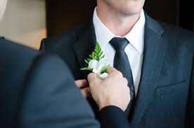 כל הזכויות שמורות ל sposo. Top 10 Plus Amazing Groom Tips Advice And Help For Your Day Wedding Suits Men Rehearsal Dinner Etiquette Wedding Photography
