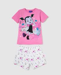 Vampirina is about a young vampire girl, who becomes the new kid in town when her family moves from transylvania, romania to pennsylvania to open a local scare bed and breakfast for visiting ghouls and goblins. Pijama De Nina Disney Con Print Vampirina Fashion El Corte Ingles