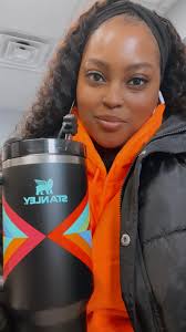 Cup of the Day! Happy Fridayyyyy! Let's see yours 👀😍🥰🖤🧡