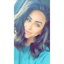 5'2 150 pounds. BMI is a horrible indicator esp if you lift