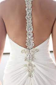 How To Choose The Best Small Bust Wedding Dresses Lula Lu Blog Wedding Dresses Dresses Wedding Gowns