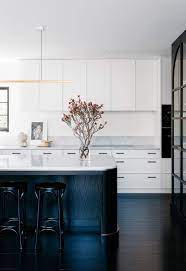 Stylish Black And White Home In Australia Australia Home Decor Kitchen Kitchen Design Kitchen Interior