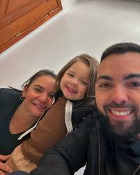 Feliz aniversário Mãe! Obrigado pela avó que tu se tornaste! Que venham  muito e muitos aniversários assim! Te amamos demais ❤️