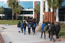 İzmi̇r bakirçay üni̇versi̇tesi̇nde okumak | ulaşım konaklama hazırlık yemek. Izmir Bakircay Universitesi Izmir Universiteleri Platformu