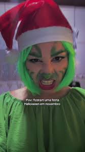 Crítica Social na Festa de Halloween em Novembro