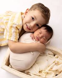 Alexis Yost (@a.m_portraitsllc) • Instagram photos and videos