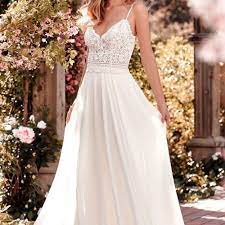 Is wedding dress she used when she entered the dream realm and encountered marcus, who was dreaming of marrying juniper5. 29 Best Garden Wedding Dresses Of 2021