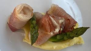 Gli involtini di speck e scamorza fritti! Involtino Di Trota E Speck Con Purea Di Patate E Asparagi Ricette Quasi Perfette Bergamo
