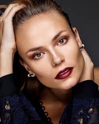 Natasha Poly (BYRDIE)