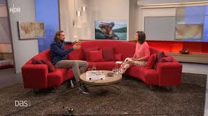 Rote sofa @ndr mit der sozialpsychologin pia lamberty @_pietz_ moderatorin:inka schneider wie gefährlich verschwörungserzählungen sind und was man tun kann. Rote Sofa Deutscher Angelfischerverband E V