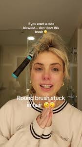 Kelly Simpkins's Instagram, Twitter & Facebook