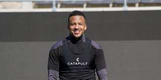 Den landslagsmeriterade backen har skrivit kontrakt till. Martin Olsson Tillbaka Nar Bk Hacken Jagar Forsta Allsvenska Segern Bk Hacken