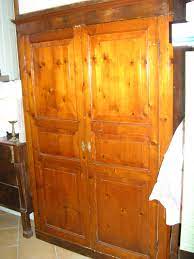 Vendo Armadio Vecchio Misure Altezza 2 15 Cm Larghezza 1 31 Cm Profondita 51 Cm Completo Di 1 Cassettone Il Tutto In Discrete Condi Armadio Appendiabiti