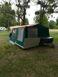 Ce sont des tentes préinstallées dans des to fully optimise the space, solena is fitted with a comfortable bed which lifts up to reveal a large storage area. 1500 Km Avec Ma Solena