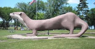 World S Largest Otter Fergus Falls Mn Really Hot When You Sit On It During Summer Fergus Falls Otter Tail County Roadside Attractions