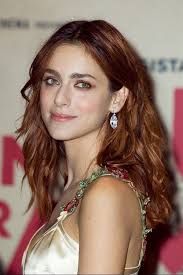 Come altre dive, jane birkin e grace kelly, anche la rossa amy quest'anno ha avuto . Pin Su Miriam Leone