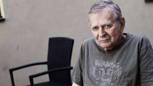 Kdo by ji náhodou neznal, kolem vánočních svátků to může napravit. Ve Veku 94 Let Zemrel Herec A Dramatik Jan Skopecek Zakladajici Clen Divadla Pod Palmovkou Hospodarske Noviny Hn Cz