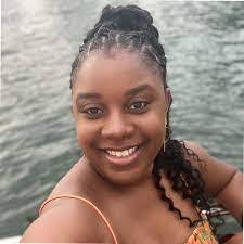 Sarah Dume's Instagram, Twitter & Facebook