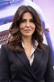 Sabbri perpiacere niente spogliarelli che hai una certa età ormai e il chirurgo ha sbagliato a rifarti la faccia. Sabrina Ferilli Sui Social Di Amici E C E Posta Per Te L Amica De Filippi La Promuove Cosi Funweek Funweek