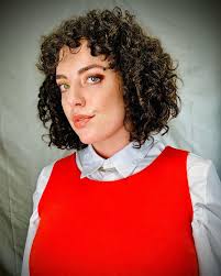 Carolyn Bach's Instagram, Twitter & Facebook