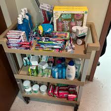 MLK DAY!!! 💚 Today my conference, the Missouri Conference, partnered with  Room at the Inn to provide toiletries and lunch for the men, woman, and  children currently living there. #YPDCARES2024 #5thypd  #missouriconferenceypd #