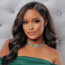 𝐄𝐌𝐄𝐋𝐘 𝐒𝐄𝐍𝐀 🦋 (@emelysena_)