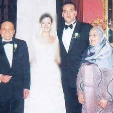 وبسؤال عادل معتوق عن ثروة سوزان تميم قال انها كانت لا تملك شيئا ولا حتى دولارا واحدا قبل ان تعرفه وان كل نفقاتها كانت من ماله الخاص وتستخدم دائما بطاقة الائتمان البنكية الخاصة به ، لكنها اثناء وجودها في القاهرة كانت تملك ما يقارب مليون دولار في مصارف لبنان. Ø¨Ø§Ù„ØµÙˆØ± Ø§Ø¨Ù†Ø© Ø¹Ø§Ø¯Ù„ Ø¥Ù…Ø§Ù… ÙˆØ´Ù‚ÙŠÙ‚ØªÙ‡ Ø²ÙˆØ¬Ø© Ù…ØµØ·ÙÙŠ Ù…ØªÙˆÙ„ÙŠ ØªØ¹Ø±Ù Ø¹Ù„Ù‰ ÙˆØ¬Ù‡Ø© Ù†Ø¸Ø±Ø© Ø§Ù„ØªÙŠ ÙƒØ§Ù†Øª Ø§Ù„Ø³Ø¨Ø¨ ÙÙŠ Ù…Ù†Ø¹Ù‡ Ù…Ù† Ø¯Ø®ÙˆÙ„ Ø§Ø¨Ù†ØªÙ‡ Ø¹Ø§Ù„Ù… Ø§Ù„ØªÙ…Ø«ÙŠÙ„