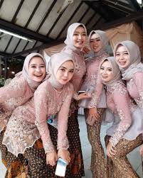 Selain itu baju couple biasanya dibuat dengan desain yang limited. 17 Ide Ootd Bareng Sahabat Sahabat Gaya Hijab Gaya
