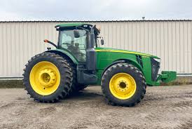 John Deere 8335R Tractor