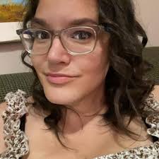 Alana Lavigne's Instagram, Twitter & Facebook