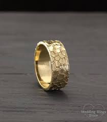 Black And Gold Wedding Band For Him Dry Earth Ring Cracked Unique Ring Rustic Gold Band Black Etsy Mens Gold Wedding Band Mens Wedding Bands Unique Rings For Men