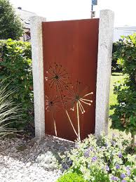 Zu einem sichtschutz im garten zu. Sichtschutz Fur Den Garten Aus Corten Stahl Rost In Farbe Paras Sichtschutz Garten Sichtschutz Gartengestaltung Ideen