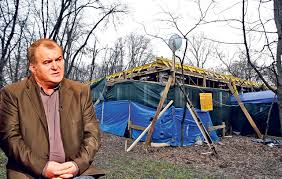 A absolvit secția umanistă a liceului c.d. Exclusiv Florin CÄƒlinescu BagÄƒ 1 000 000 In Parcul HerÄƒstrÄƒu Libertatea