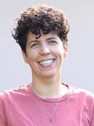 Elsa Robertson's Instagram, Twitter & Facebook