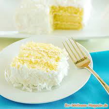 Mehl mit backpulver und kokosflocken vermengen und abwechselnd mit dem eierlikör und öl zu dem eierabtrieb geben, rum dazu und 1 minute weiter rühren. Low Carb Kokos Zitronen Kuchen Mit Kokosflocken Rezept Ohne Zucker