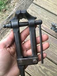 Antique Blacksmith Vise Foot Hold Jaws Great Early Look Image Result For Antique Blacksmith Vise Foot Hold Jaws Great Early Look Blacksmithing Antique Tools Antique Woodworking Tools