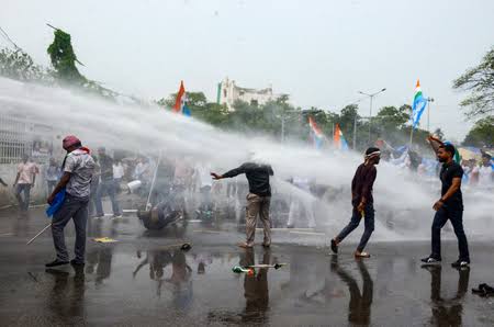 Bihar: Student protests intensify, police use water cannons