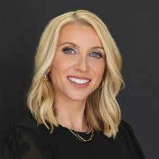 Stacey Santos's Instagram, Twitter & Facebook