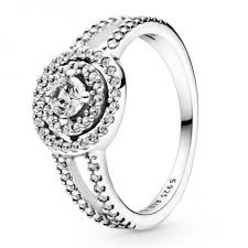 Wear this wishbone alone or stack it with other chevron rings in contrasting textures. Pandora Silber Ring Sparkling Double Halo 199408c01 Ringe Fur Sie Schmuck Harms Der Juwelier