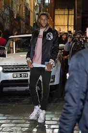 Ben simmons delivers a behind the scenes look of ben simmons' journey to becoming the no.1 overall 2106 nba draft pick, including rarely seen footage from ben's childhood, the youngest of six children, growing up in melbourne, australia. Nba Player Ben Simmons Meets With His Fans Outside The Culture Kings Store In Melbourne Daily Mail Online